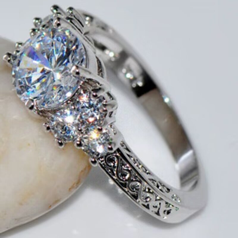Elegant Eight Hearts Eight Arrows Zircon Ring