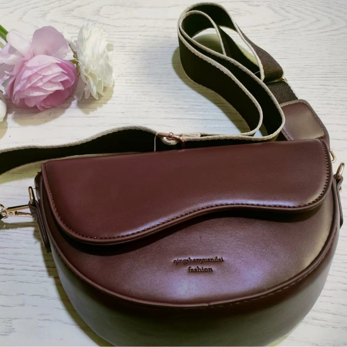 Versatile texture crossbody bag